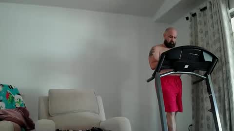 Snapshot of munchies420 chatting on 05-11-26, 02:12 Bearded online show from 05-11-26, 02:12