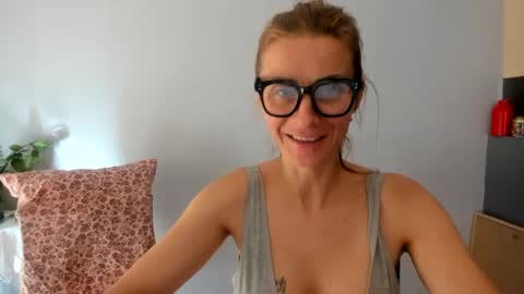 LOVELY JULIA  Peter DAY online show from 01-13-25, 11:19