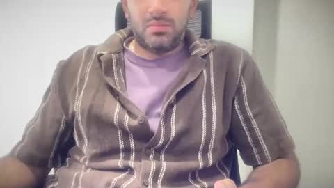 munnabobby2008 online show from 11-17-25, 06:52