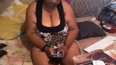 Snapshot of munniegalz1 chatting on 04-30-26, 06:31 your angel online show from 04-30-26, 06:31