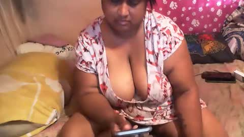 Snapshot of munniegalz1 chatting on 05-24-26, 06:51 your angel online show from 05-24-26, 06:51