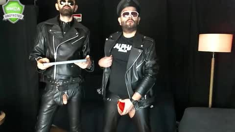 Snapshot of muratturkei chatting on 12-15-24, 05:23 MasterBros online show from 12-15-24, 05:23