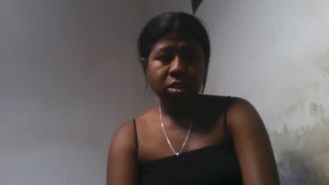 Snapshot of murielleee chatting on 05-12-26, 07:11 murielleee online show from 05-12-26, 07:11