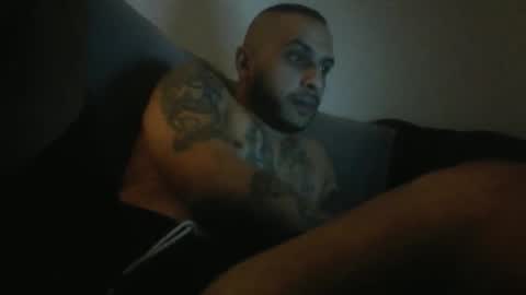 Snapshot of muscallan chatting on 11-01-25, 12:23 muscallan online show from 11-01-25, 12:23
