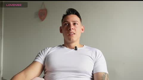 Snapshot of muscle_king_cum chatting on 06-18-26, 01:37 muscle_king_cum online show from 06-18-26, 01:37