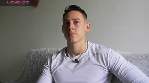 Snapshot of muscle_king_cum chatting on 07-16-26, 01:39 muscle_king_cum online show from 07-16-26, 01:39