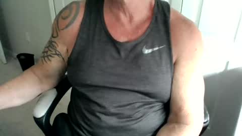 Snapshot of muscleddaddy chatting on 08-05-26, 07:06 Muscleddaddy online show from 08-05-26, 07:06