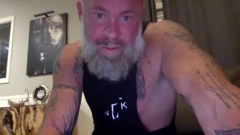 Snapshot of muscledick40 chatting on 09-16-25, 03:07 muscledick40 online show from 09-16-25, 03:07