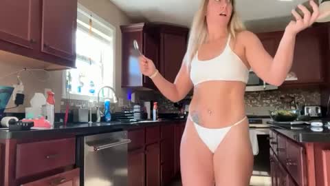 musclemommy92 online show from 10-08-25, 04:48