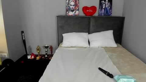 Eva online show from 04-20-26, 03:31