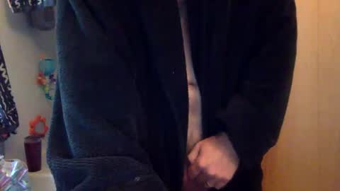 Snapshot of musculardilf chatting on 06-17-26, 12:24 musculardilf online show from 06-17-26, 12:24