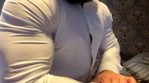 Snapshot of muscularjuggler chatting on 09-23-25, 01:41 muscularjuggler online show from 09-23-25, 01:41