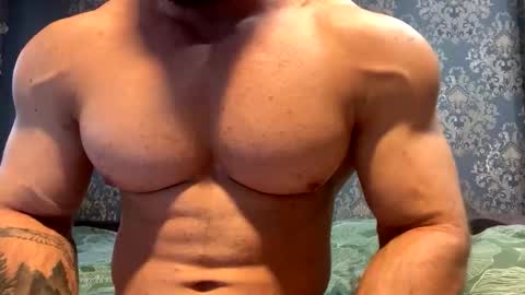 Snapshot of muscularjuggler chatting on 10-12-25, 05:39 muscularjuggler online show from 10-12-25, 05:39