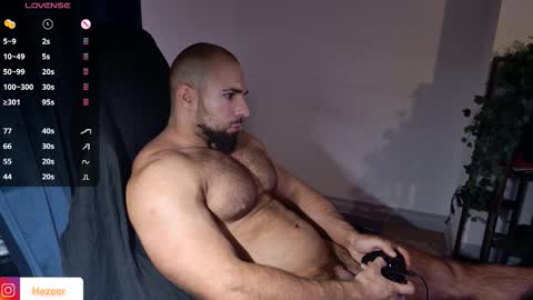 Snapshot of musculusx chatting on 10-25-25, 10:04 Musculus online show from 10-25-25, 10:04