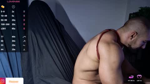 Snapshot of musculusx chatting on 10-26-25, 01:39 Musculus online show from 10-26-25, 01:39