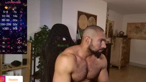Snapshot of musculusx chatting on 11-12-25, 02:28 Musculus online show from 11-12-25, 02:28