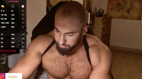 Snapshot of musculusx chatting on 11-18-25, 02:17 Musculus online show from 11-18-25, 02:17