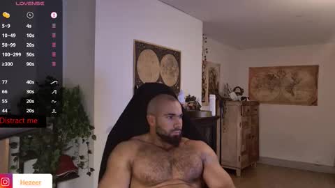 Snapshot of musculusx chatting on 11-19-25, 02:55 Musculus online show from 11-19-25, 02:55