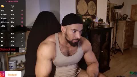Snapshot of musculusx chatting on 11-29-25, 04:21 Musculus online show from 11-29-25, 04:21