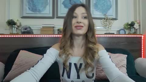 Luna  online show from 02-03-26, 08:25