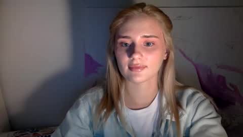 Snapshot of musescorner chatting on 09-24-25, 04:10 musescorner online show from 09-24-25, 04:10