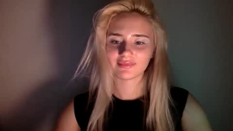 Snapshot of musescorner chatting on 11-18-25, 06:34 musescorner online show from 11-18-25, 06:34