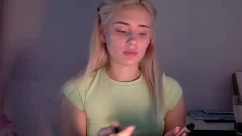 Snapshot of musescorner chatting on 12-03-25, 10:57 musescorner online show from 12-03-25, 10:57