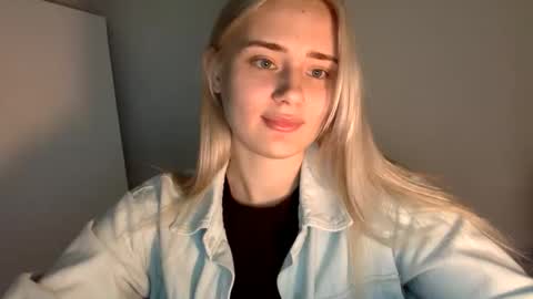 Snapshot of musescorner chatting on 12-04-25, 05:32 musescorner online show from 12-04-25, 05:32