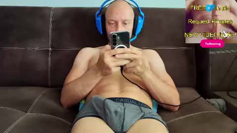 Snapshot of mushroomcouch chatting on 07-14-26, 07:46 mushroomcouch online show from 07-14-26, 07:46