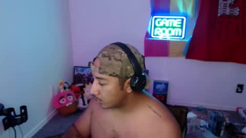 Snapshot of mushrooncat chatting on 09-21-25, 04:03 mushrooncat online show from 09-21-25, 04:03