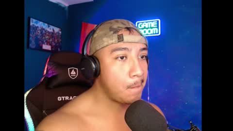 Snapshot of mushrooncat chatting on 10-13-25, 03:23 mushrooncat online show from 10-13-25, 03:23