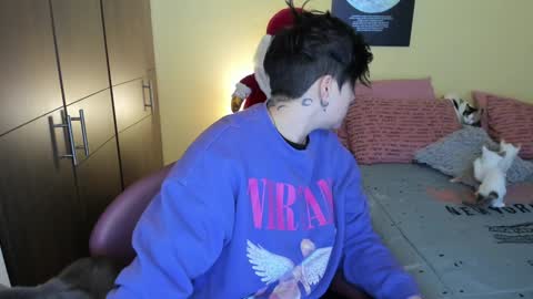 Snapshot of musicayluna chatting on 12-22-24, 09:22 VALENTINA Luna online show from 12-22-24, 09:22