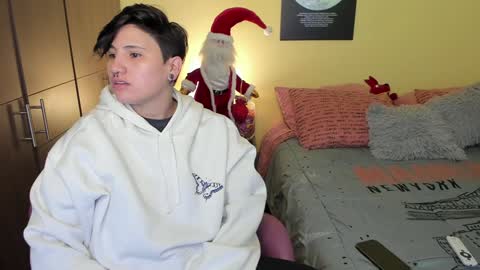 Snapshot of musicayluna chatting on 12-23-24, 09:49 VALENTINA Luna online show from 12-23-24, 09:49