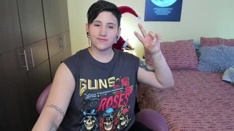 Snapshot of musicayluna chatting on 12-29-24, 10:14 VALENTINA Luna online show from 12-29-24, 10:14