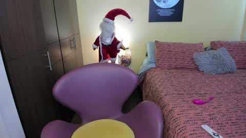 Snapshot of musicayluna chatting on 12-31-24, 03:01 VALENTINA Luna online show from 12-31-24, 03:01