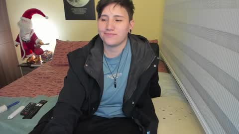 Snapshot of musicayluna chatting on 01-01-25, 03:02 VALENTINA Luna online show from 01-01-25, 03:02