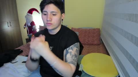 Snapshot of musicayluna chatting on 01-02-25, 05:57 VALENTINA Luna online show from 01-02-25, 05:57