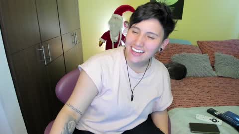 Snapshot of musicayluna chatting on 01-03-25, 06:33 VALENTINA Luna online show from 01-03-25, 06:33