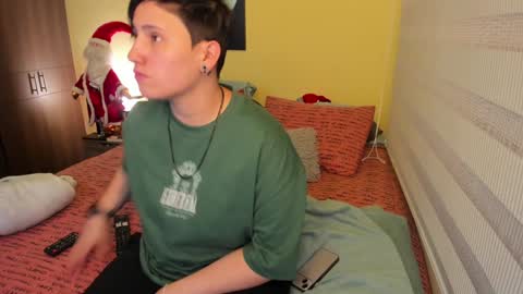 Snapshot of musicayluna chatting on 01-04-25, 02:56 VALENTINA Luna online show from 01-04-25, 02:56