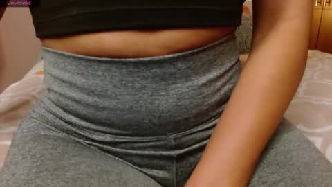 Snapshot of musicayluna chatting on 02-03-25, 02:03 VALENTINA Luna online show from 02-03-25, 02:03