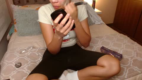 Snapshot of musicayluna chatting on 02-08-25, 09:35 VALENTINA Luna online show from 02-08-25, 09:35