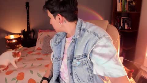 Snapshot of musicayluna chatting on 09-14-25, 04:55 VALENTINA Luna online show from 09-14-25, 04:55