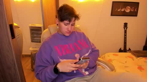 Snapshot of musicayluna chatting on 10-17-25, 02:37 VALENTINA Luna online show from 10-17-25, 02:37