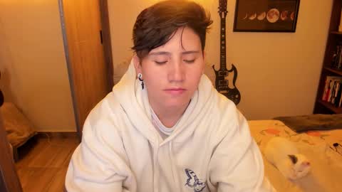 Snapshot of musicayluna chatting on 11-18-25, 03:45 VALENTINA Luna online show from 11-18-25, 03:45