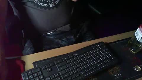 Snapshot of muso44 chatting on 02-21-25, 02:27 Muso online show from 02-21-25, 02:27