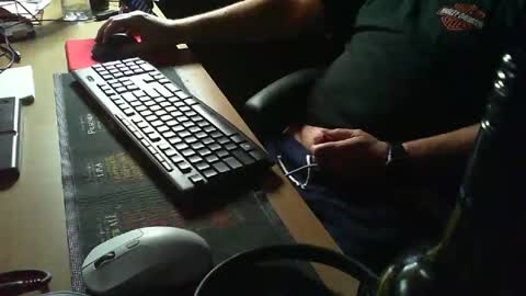 Snapshot of muso44 chatting on 03-02-25, 11:07 Muso online show from 03-02-25, 11:07