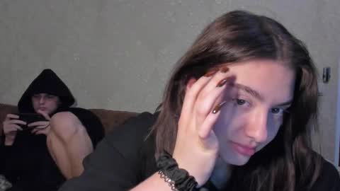 Snapshot of muuur_fam chatting on 10-13-25, 09:15 HEY online show from 10-13-25, 09:15