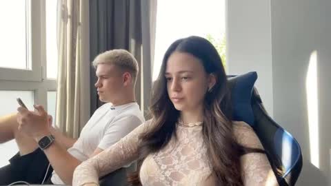 Snapshot of muzamiya chatting on 05-28-26, 03:31 Milana and Anton online show from 05-28-26, 03:31
