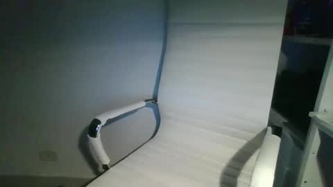 muzungu5 online show from 04-17-26, 08:12