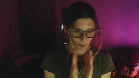 Snapshot of mvnt1s chatting on 07-15-26, 11:21 ghost mantis online show from 07-15-26, 11:21